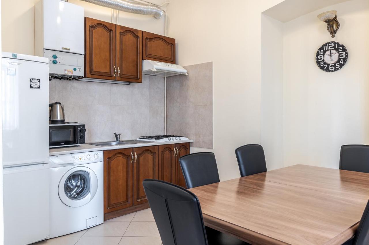 Fedorova Apartment Lviv Luaran gambar